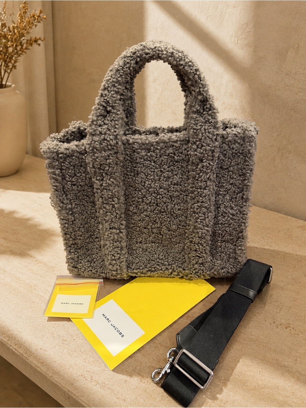 Marc Jacobs Sherpa Tote Bag Medium in Charcoal Gray - Picture 3 of 3